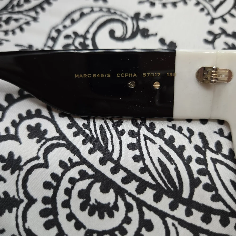 ✨️NEW MARC JACOBS INDOOR OUTDOOR SUNGLASSES BLACK & WHITE